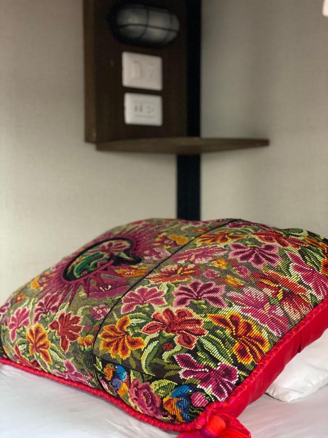 Barbara'S Boutique Hostel Antigua Екстер'єр фото
