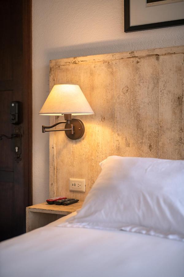 Barbara'S Boutique Hostel Antigua Екстер'єр фото