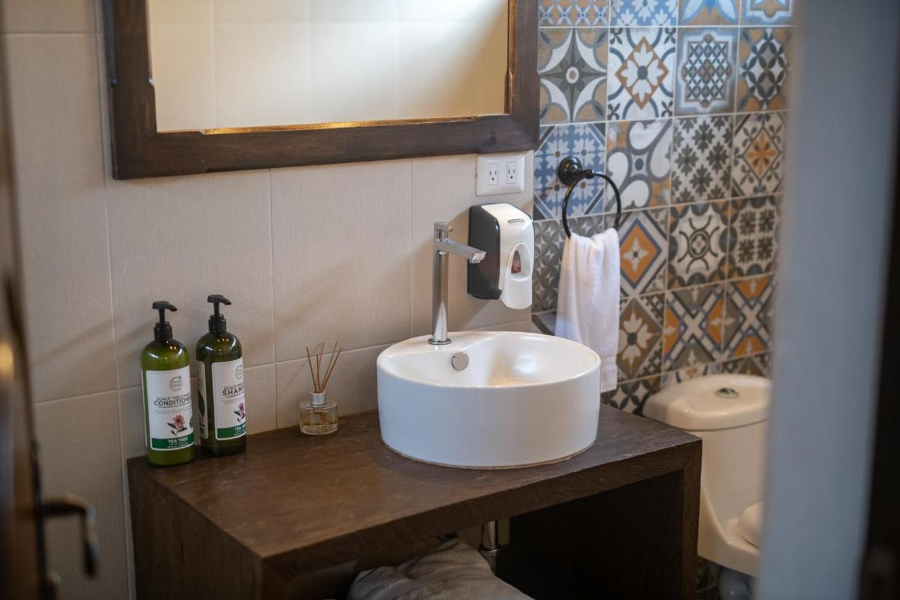 Barbara'S Boutique Hostel Antigua Екстер'єр фото