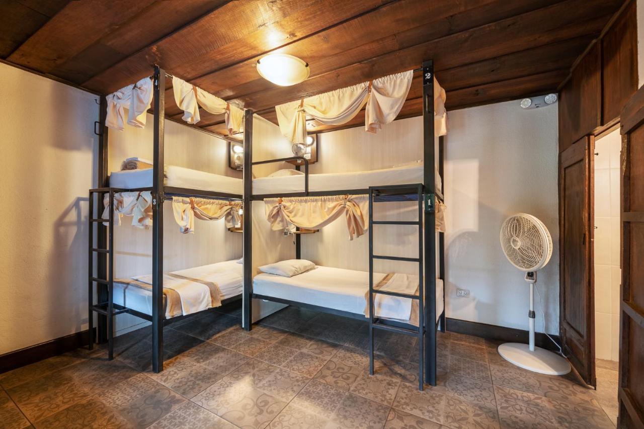 Barbara'S Boutique Hostel Antigua Екстер'єр фото