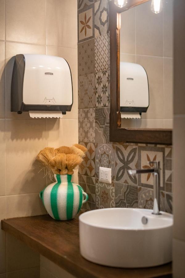 Barbara'S Boutique Hostel Antigua Екстер'єр фото