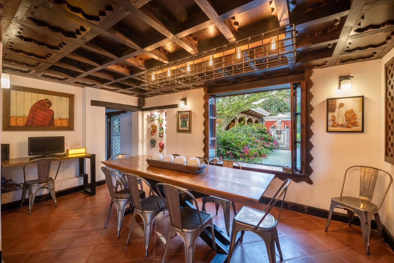 Barbara'S Boutique Hostel Antigua Екстер'єр фото